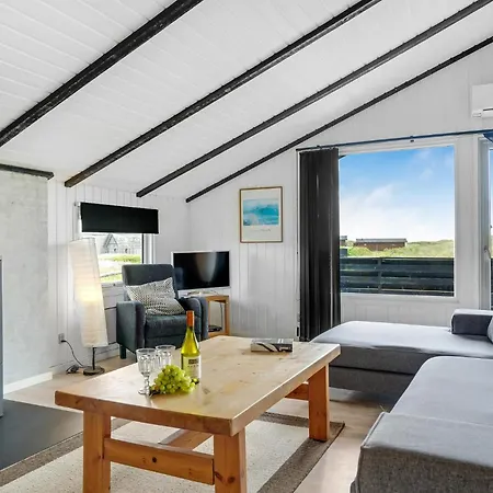 3 Bedroom Cozy In Hvide Sande 펜션 *