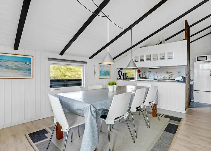 3 Bedroom Cozy In Hvide Sande Bjerregard
